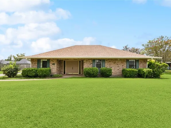 2037 Live Oak Dr, Brusly, LA 70719