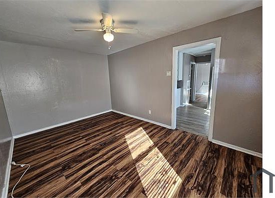 2nd image of 713 SE 27th St