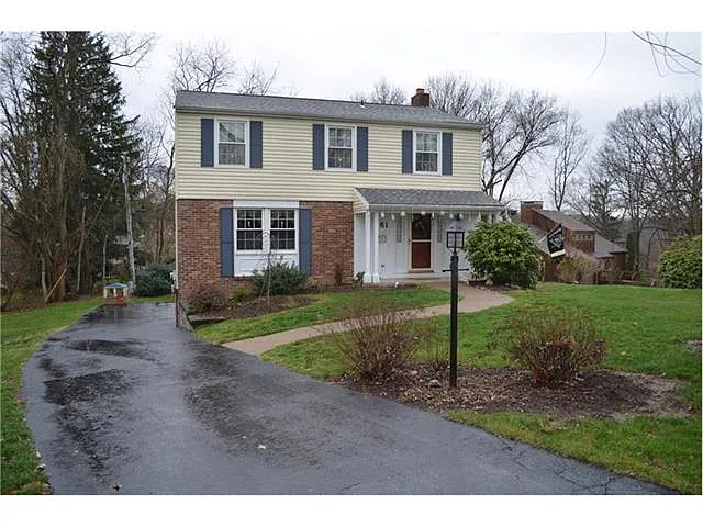 181 Highview Dr photo 1