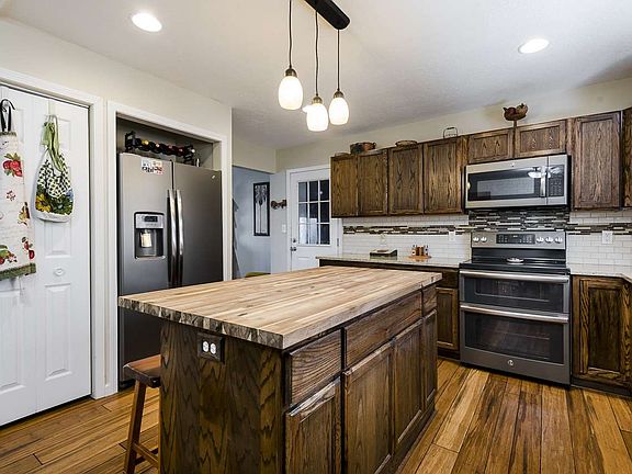 3rd image of 5248 Terra Heights Dr