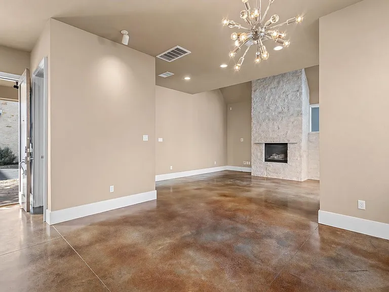 1601 Houston St #3 — Photo 3