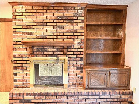 2nd image of 8528 SW 36th St