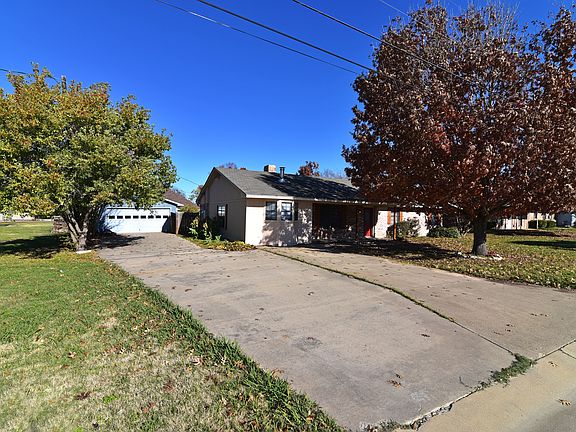 4th image of 304 Creekside Dr