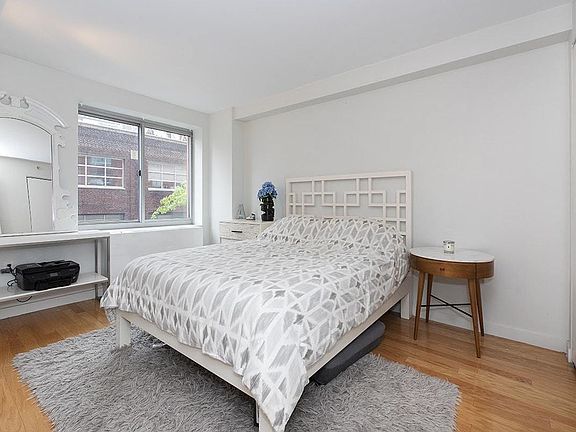 3rd image of 555 W 23rd St APT N3f