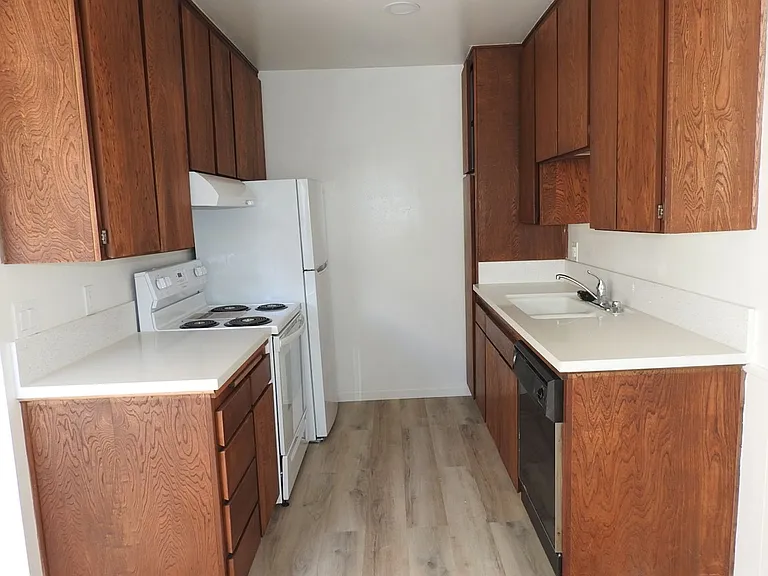 4944 Narragansett Ave — Photo 12