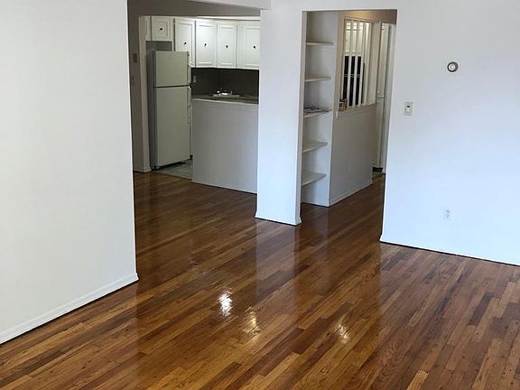 4th image of 8318 124th Pl
