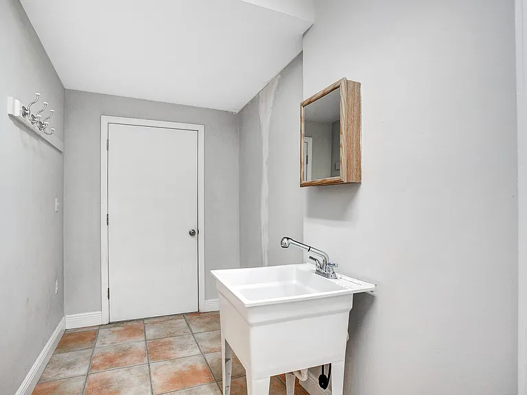 6507 S Bayshore Blvd — Photo 12