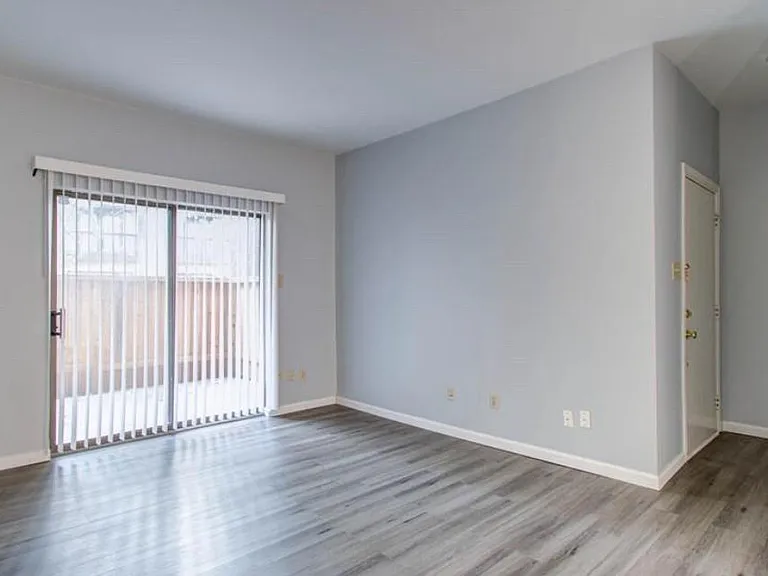 11711 Memorial Dr #381 — Photo 2