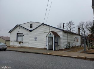 33 E Maple St, Dallastown, PA 17313