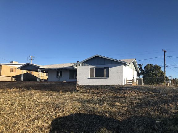 2nd image of 1225 E Crestwood Dr
