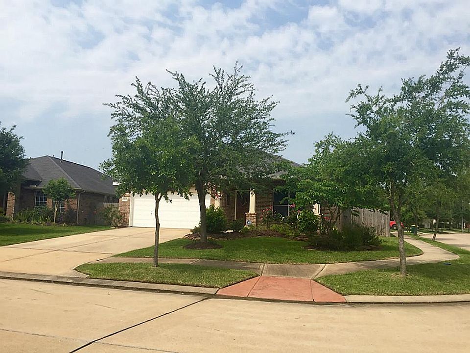 1st image of 15035 Hidden Clover Cir