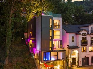 1076 River Rd, Edgewater, NJ 07020