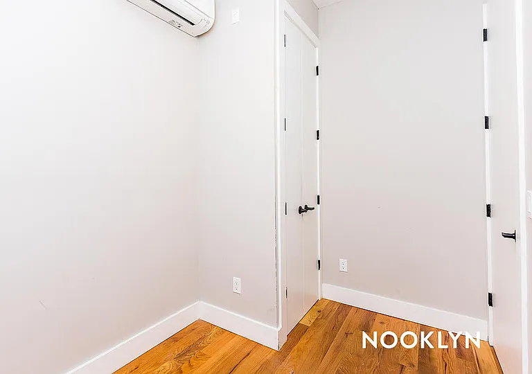 566 Maple St #2F — Photo 13