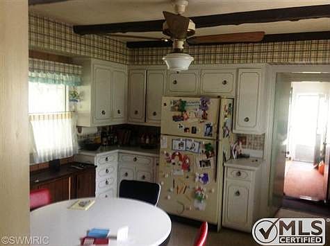 3rd image of 2038 W Norton Ave
