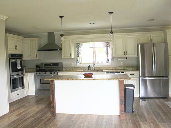 2nd image of 2539 Chisholm Rd