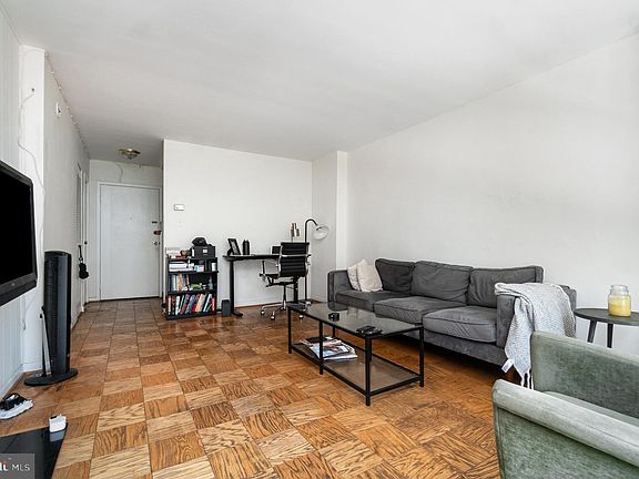 2nd image of 922 24th St NW APT 313