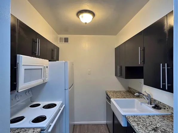 318-326 N 52nd St #324D, Phoenix, AZ 85008