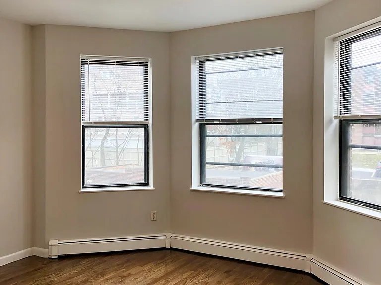 13 Stearns Rd #4 — Photo 1