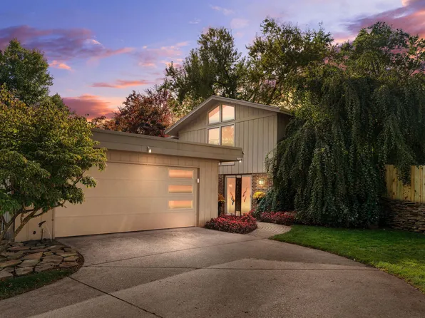 5418 Circlewood Dr W, Portage, MI 49002