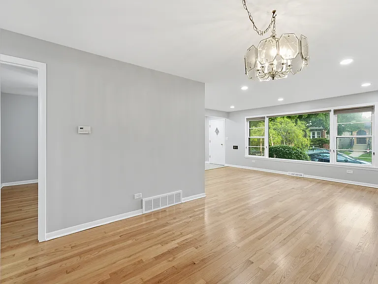 5906 Capulina Ave — Photo 5