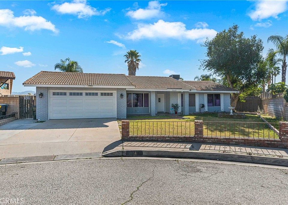 1st image of 2649 28th St