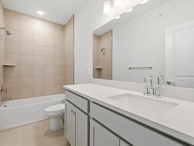 200 Balsam St #208 — Photo 15