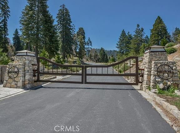 3rd image of 115 Mill Pond Rd