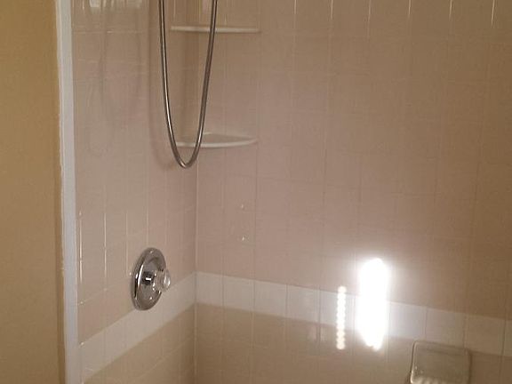 4th image of 1601 Brentwood Dr