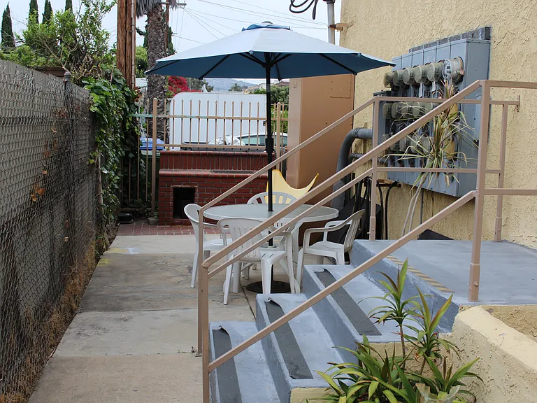 1733 W 58th St — Photo 14