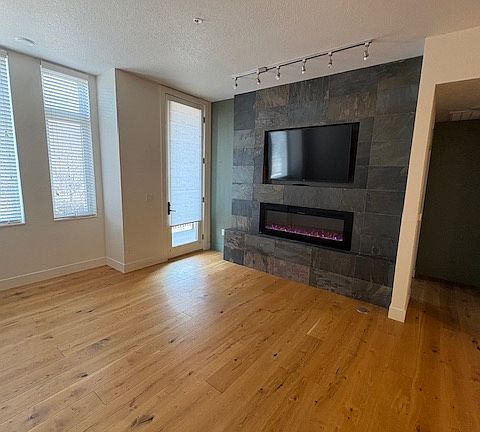 4th image of 6901 S Race St APT 306