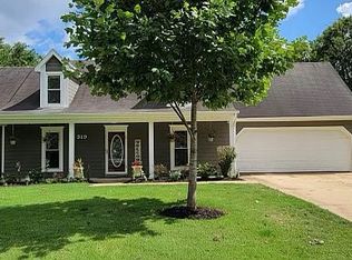 319 Taraview Rd, Collierville, TN 38017