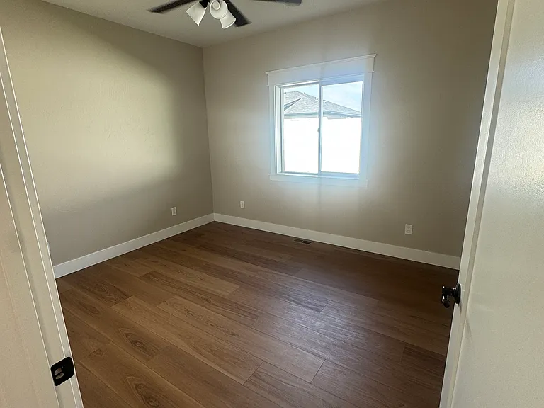 1362 Haizlee Way — Photo 14