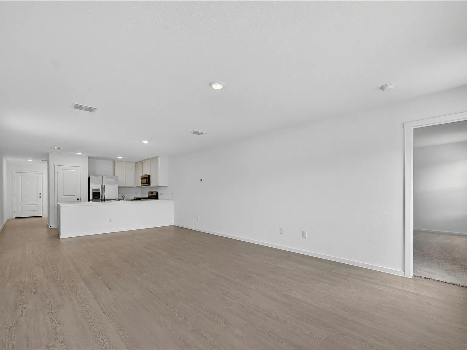 3 bed, 1451 sqft, $1,945 — Photo 4