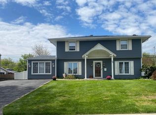 25 Tempo Rd, Levittown, PA 19056