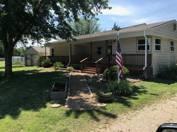 300 Skipper Rd, Abilene, KS 67410