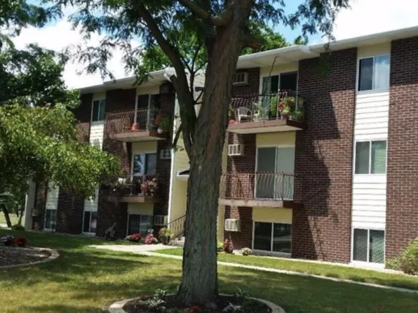 121 N West St #25, Crown Pt, IN 46307