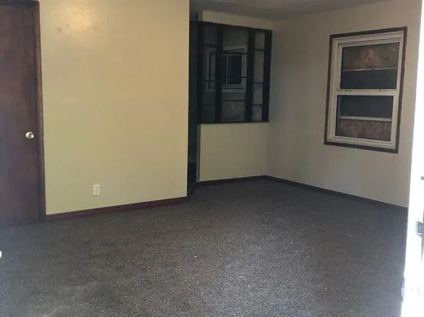 6 W Adams Dr, Cahokia, IL 62206