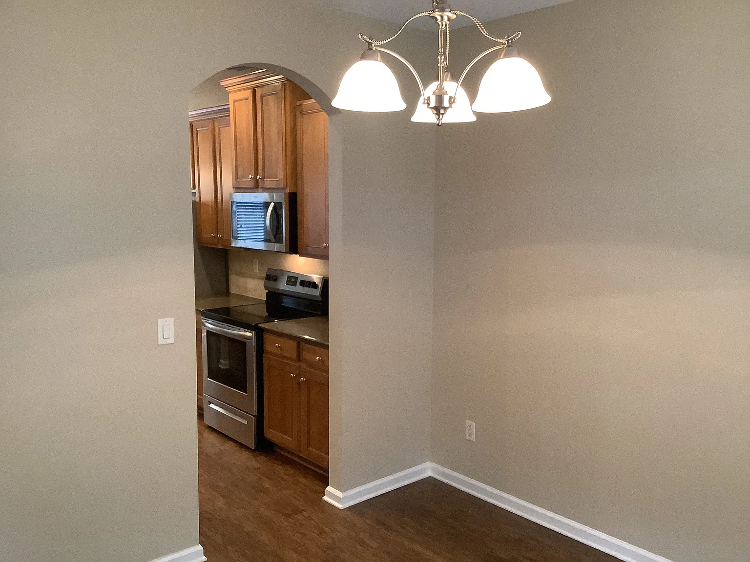 4 bed, 3.0 bath, 2210 sqft, $2,745 — Photo 4