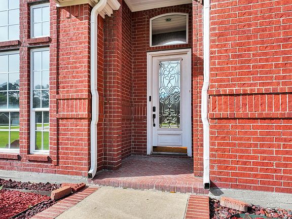 5th image of 520 Meadow Ln