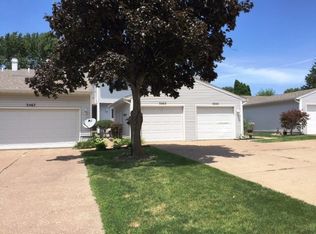 3563 Cedarview Ct, Bettendorf, IA