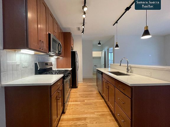 2nd image of 2745 N Milwaukee Ave #506