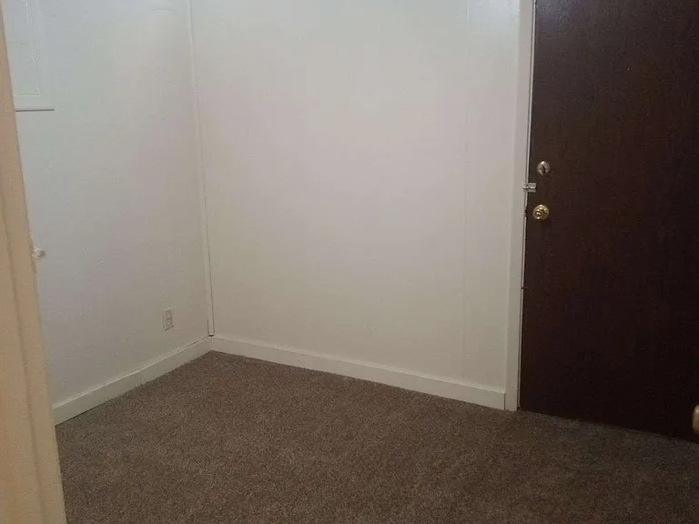 Alpine Apartments — Photo 18