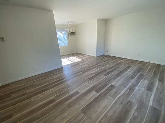 4th image of 2601 N Glenoaks Blvd
