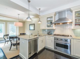 27 Oxford Lndg #27, Weehawken, NJ 07086