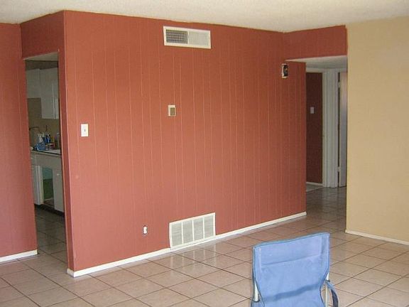 3rd image of 4893 Maxwell Ave