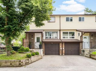 63 Ferris Ln #E4, Barrie, ON L4M5C4
