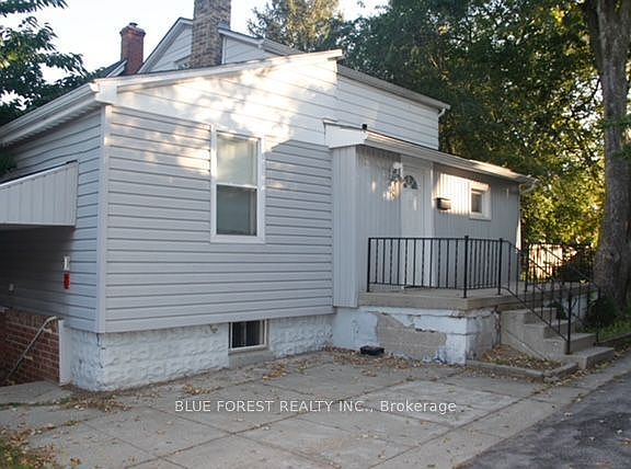 2nd image of 4 Henry St