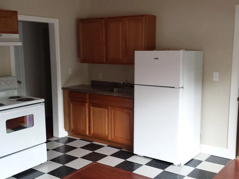650 Marion St NE #10 — Photo 7