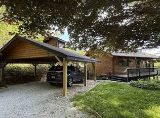 44 Cessna Ln, Rabun Gap, GA 30568
