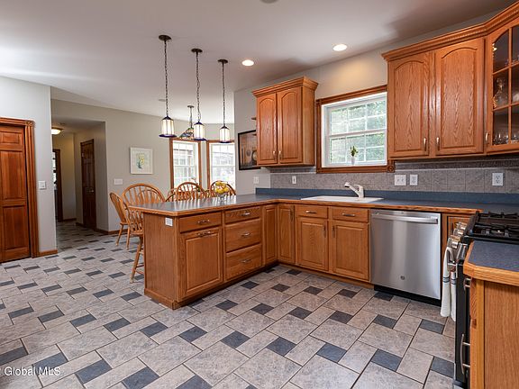 3rd image of 42 McEchron Ln